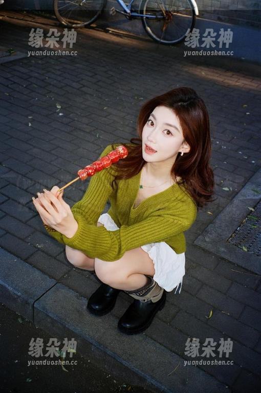 www吃瓜网cc，快来寻找你的八卦地址，激情抢瓜，不怕被嘲！