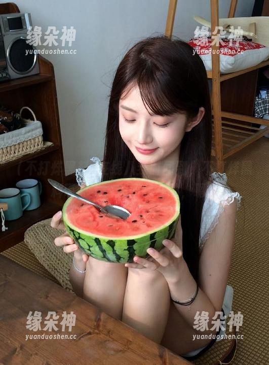 在线八卦时间到，不打烊黑料带你飞，别问我在哪，嗯哼