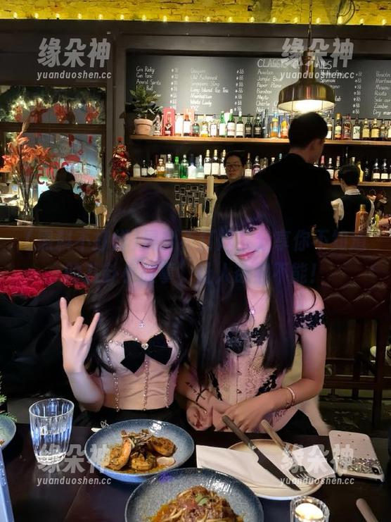 黑料不打烊，分享你不知道的八卦小故事，让人欲罢不能！