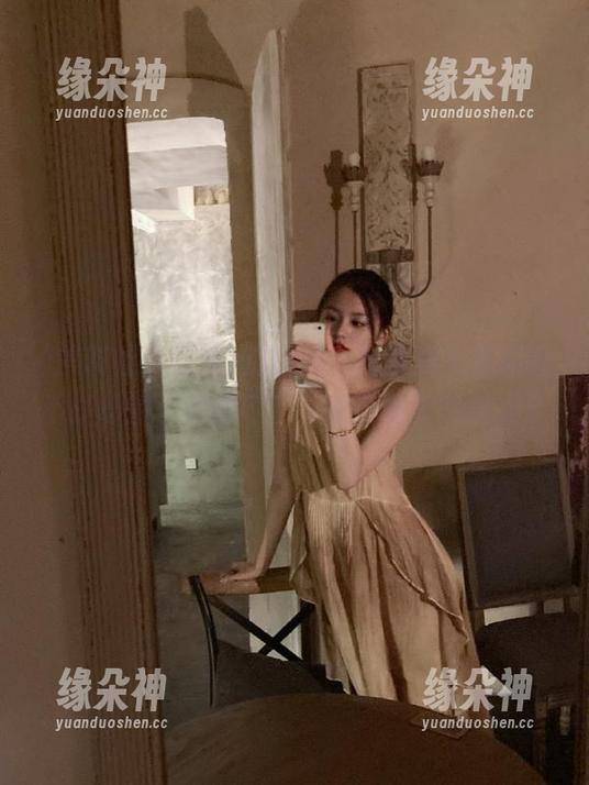 别犹豫，赶紧进入黑料社不打烊的“传送门”，瓜还在生根发芽！
