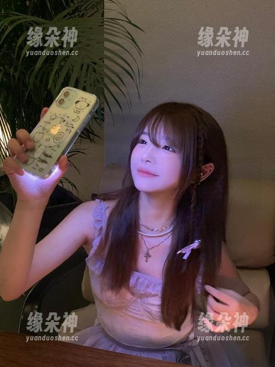 黑料社区今日最新一波：吃瓜颜值爆表，结果昨天那个居然也来了！