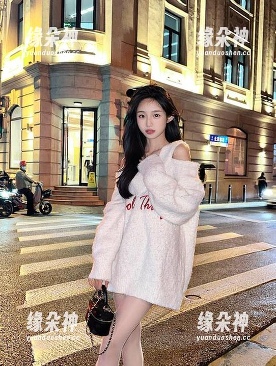 黑料网站的传送门，我默默告诉自己只看图片，但那些美女故事太抓心！